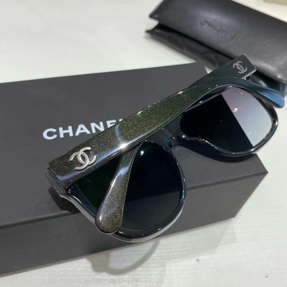 Chanel sunglasses - Picture 1 of 5